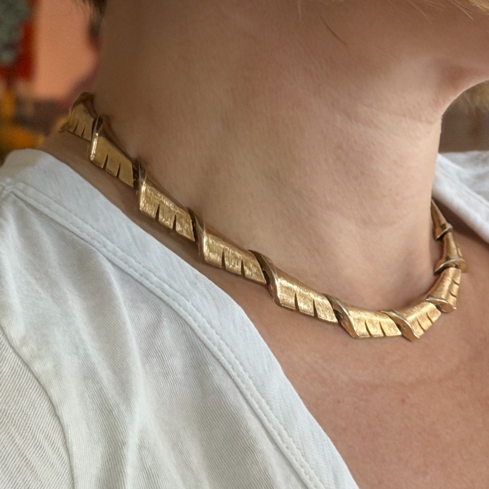 Trifari Grecian Feather Style Gold Textured Necklace Choker Adjustable Jewelry